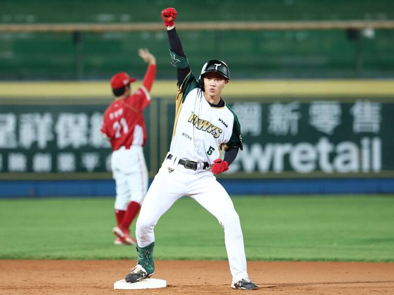 「ワン・ボクサンと王ボロンは、中期のスチールイーグルスである王ウェイが4回連続で勝利しました – フリースポーツを獲得しました