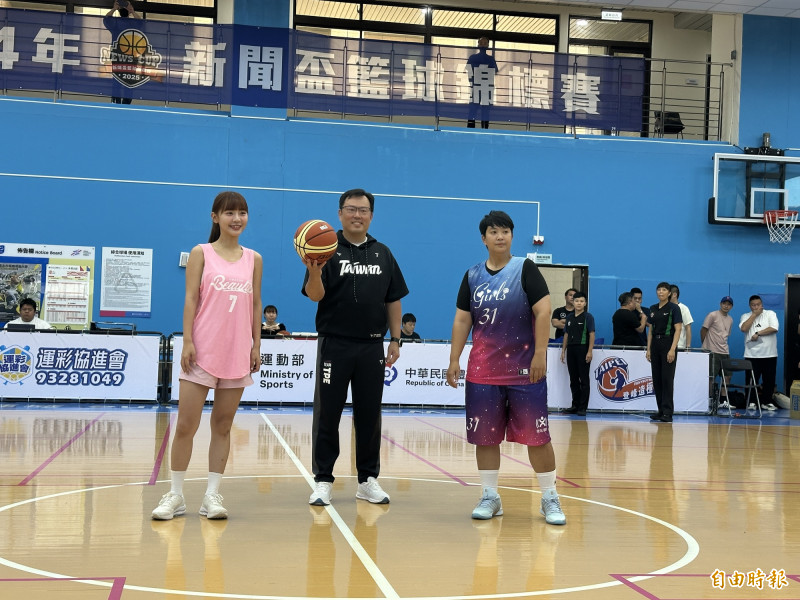 籃球新聞盃》運動部成立後瘦了3公斤 鄭世忠擔任小龍女表演賽開球嘉賓