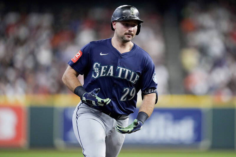 MLB》超越名人堂傳奇！史上最會轟捕手羅里57轟出爐 堆高2大紀錄