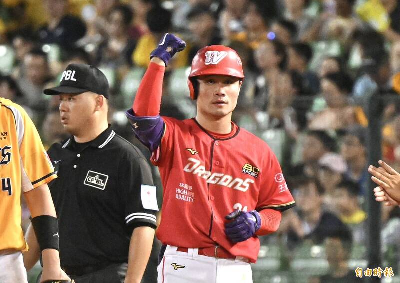 中職》李凱威竄升安打王和盜壘王  「兩個獎我都要！」
