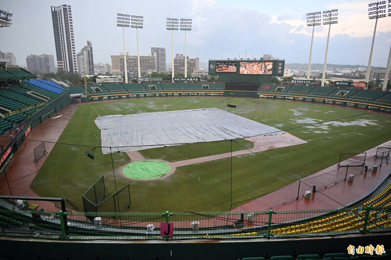 [閒聊] 帆布拉不動 阿公傻住