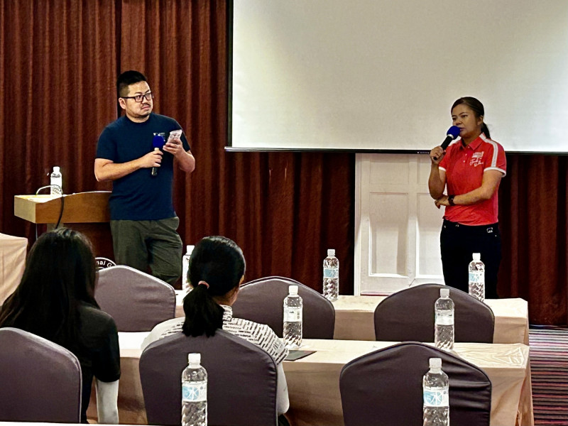 高球》徐薇淩返台分享LPGA生涯歷程 鼓勵小球員勇於追夢