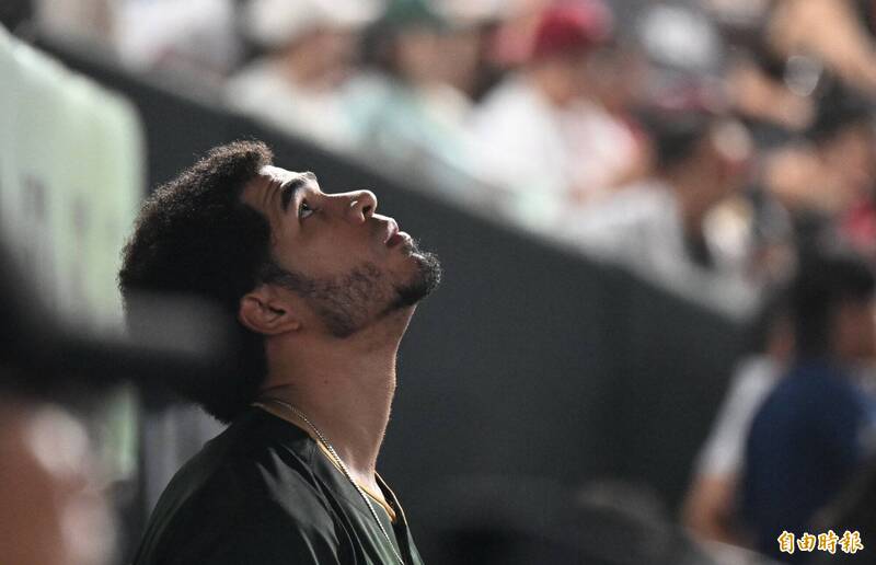 中職》歷經動盪賽季後明年是否續留仍未知 台鋼「大哥」魔鷹真情流露