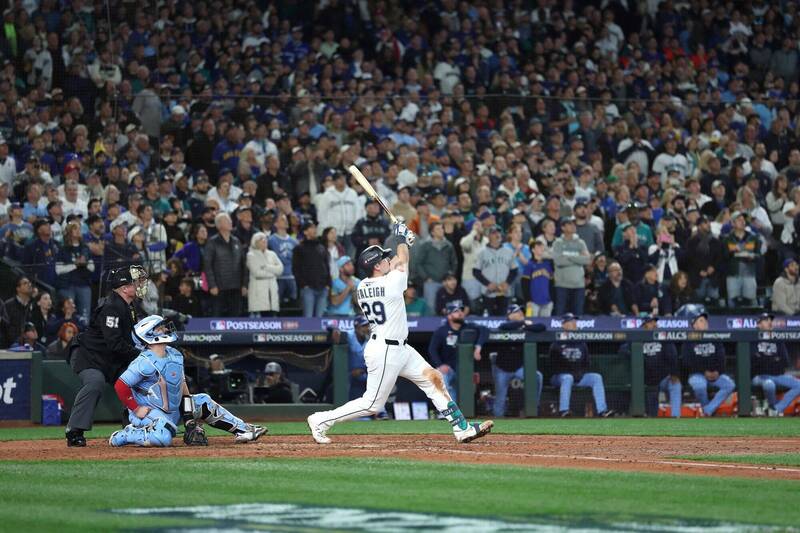 美聯冠軍賽》60轟羅里追平轟、蘇亞雷斯超前滿貫！水手逆轉藍鳥聽牌