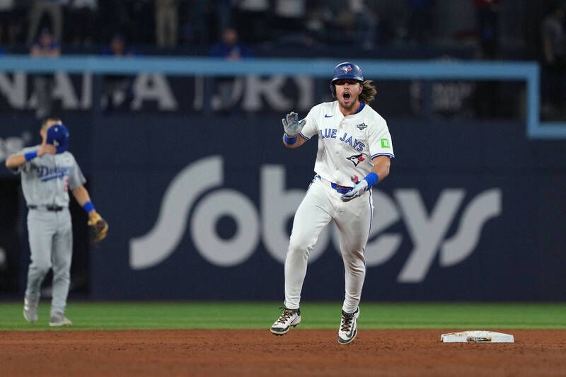 世界大賽》藍鳥代打英雄「拒收」老爹T恤 基特開酸笑翻了