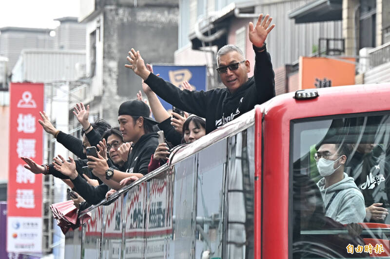 中職》看到球迷舉他的毛巾 古久保對球迷充滿感謝