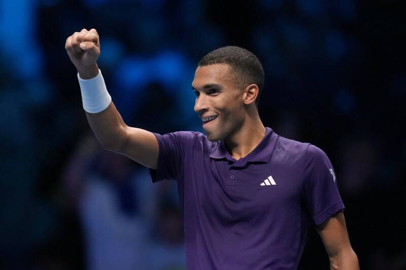 網球》阿里辛扳倒2屆冠軍茲維列夫 年終賽4強對決艾卡拉茲