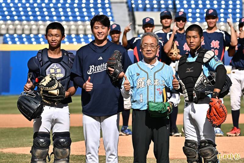 中職》赴歐力士秋訓「進化」 伍立辰大開眼界