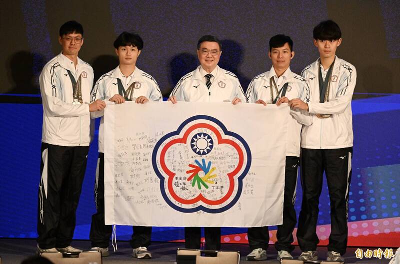 聽奧》台灣代表團拿1金6銀6銅 卓榮泰被感動：「會學習你們的精神」