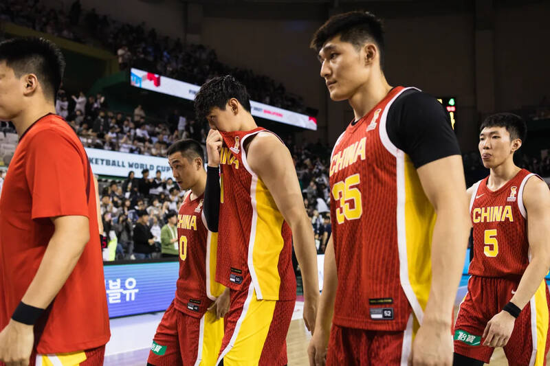 世界盃資格賽》恥辱！中國男籃慘寫首見難堪紀錄 賽後閉門2小時