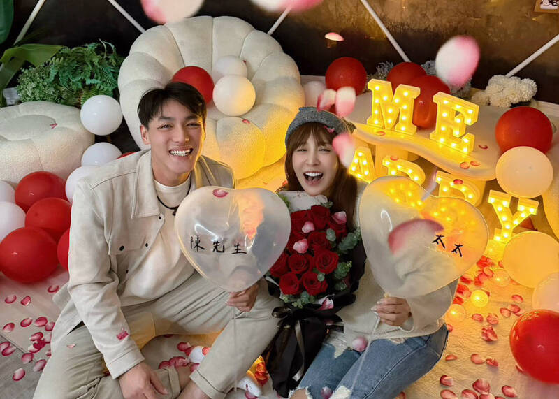 中職》男友陳晨威浪漫求婚成功 啾啾吐心聲：難能可貴遇到他