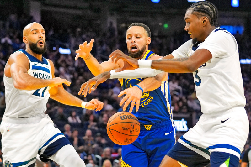 柯瑞砍39分吞敗 想念禁區奧援