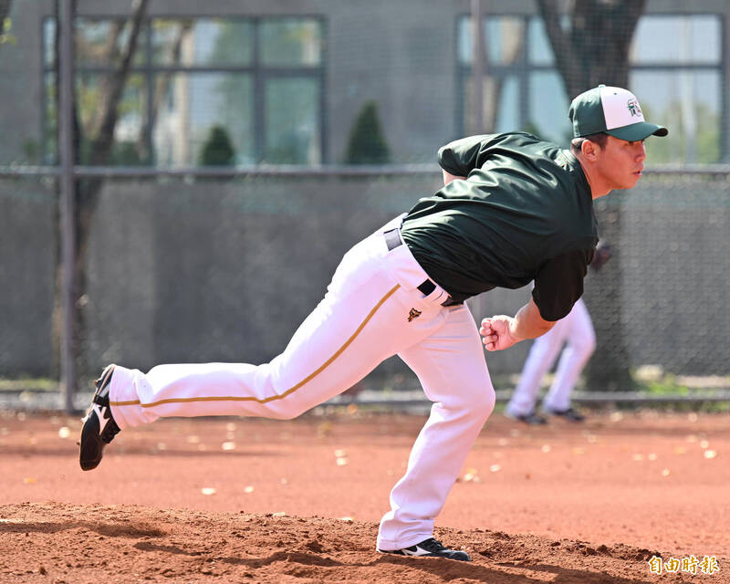 中職》不到4年穿3件新衫  林昱珉的哥哥改披龍袍