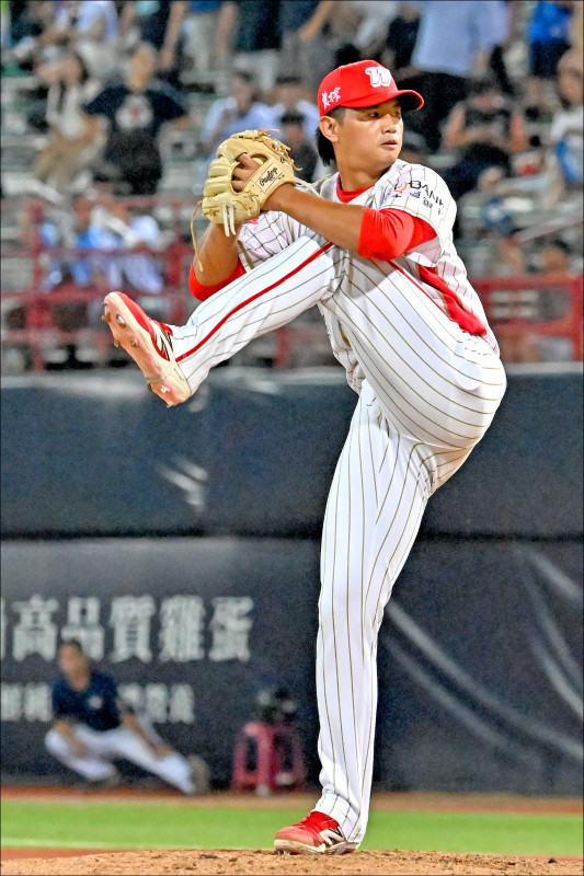 後徐若熙時代卡位戰 黃暐傑春訓試鏡