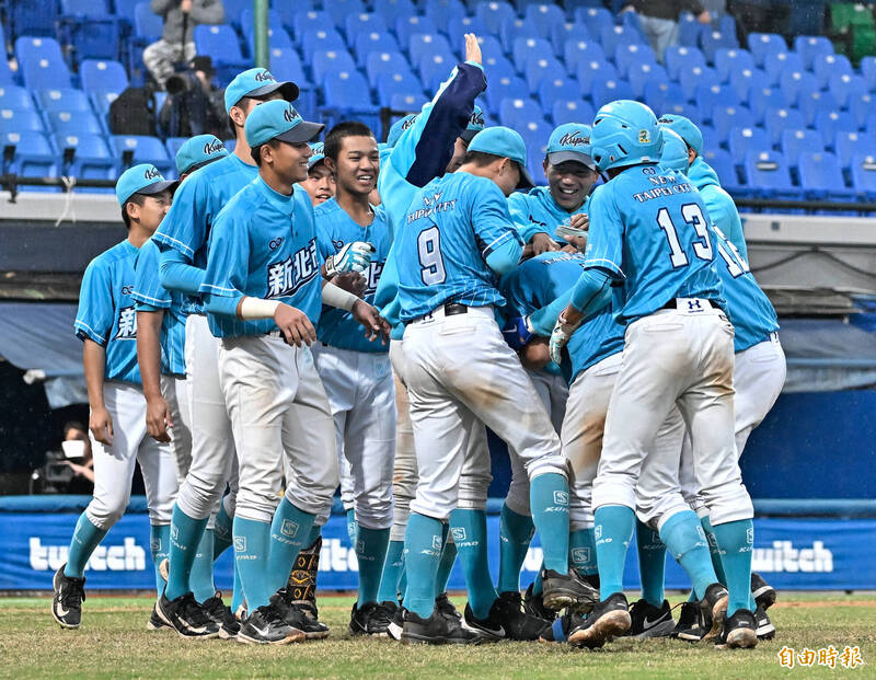 富邦U18》許子彥驚奇再見安打  新北藍挑戰8連霸！