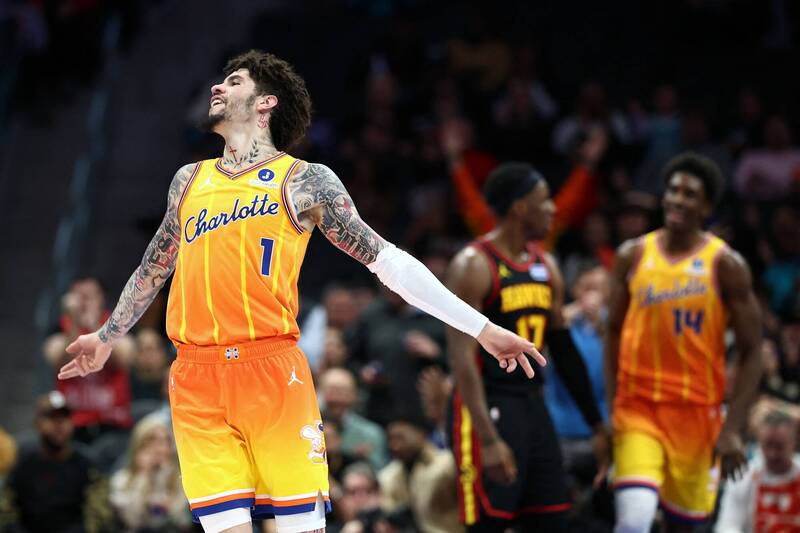 NBA》都投瘋了！ 黃蜂射老鷹 半場18顆三分平歷史紀錄