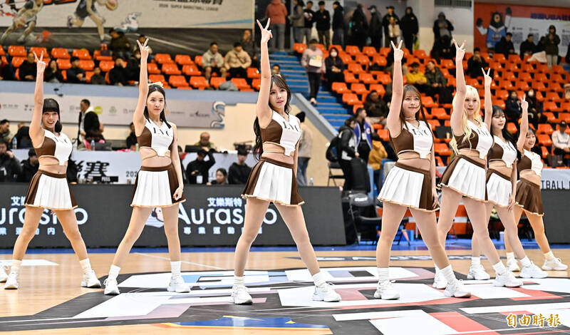 SBL》基隆黑鳶啦啦隊也有韓援3本柱！林冠綸解釋經費來源