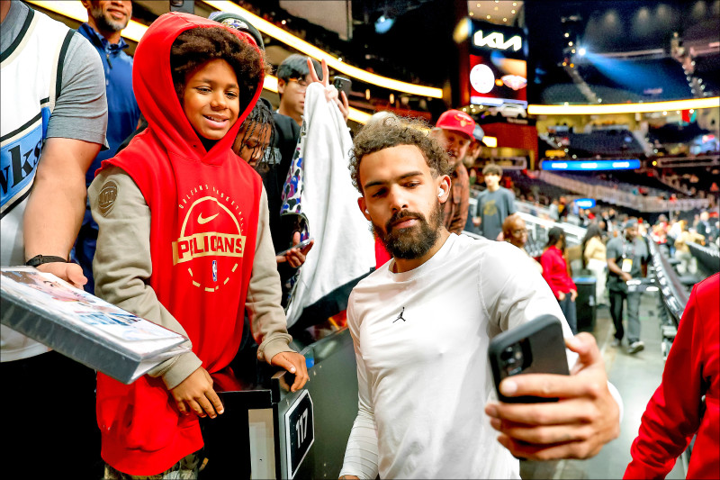 楊恩送到巫師 老鷹換強森當王