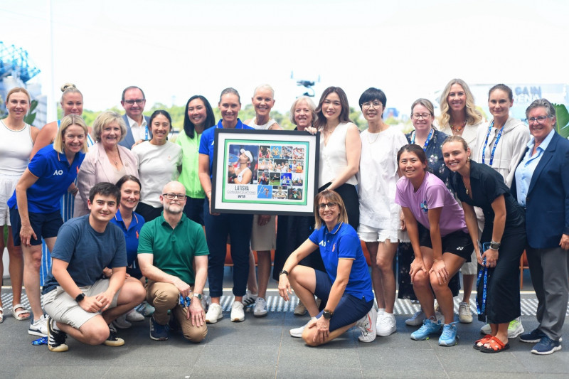 澳網》詹詠然退休儀式溫馨落幕 張德培、史托瑟等傳奇球星獻祝福