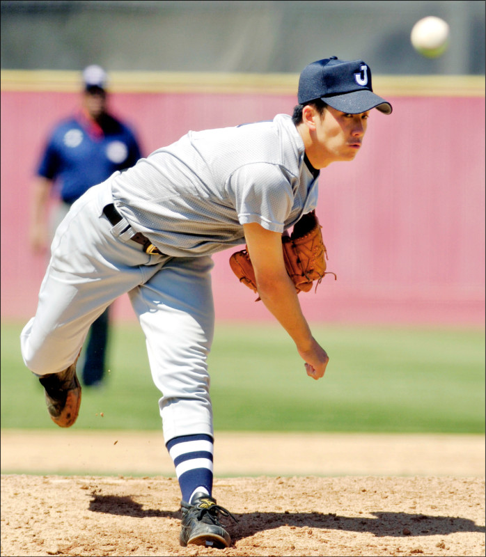 「東京六大學聯盟」百週年人氣旺 手帕王子掀搶票熱潮