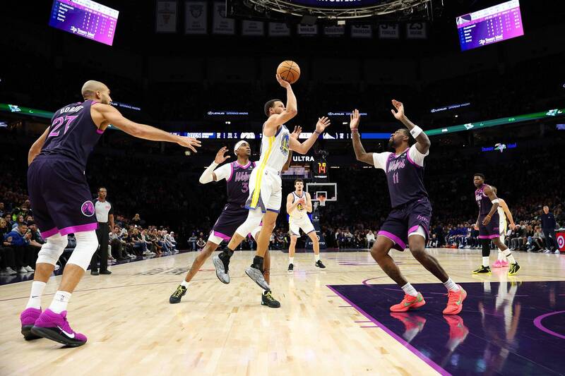 NBA》柯瑞繳26分 勇士打爆灰狼賞他們5連敗