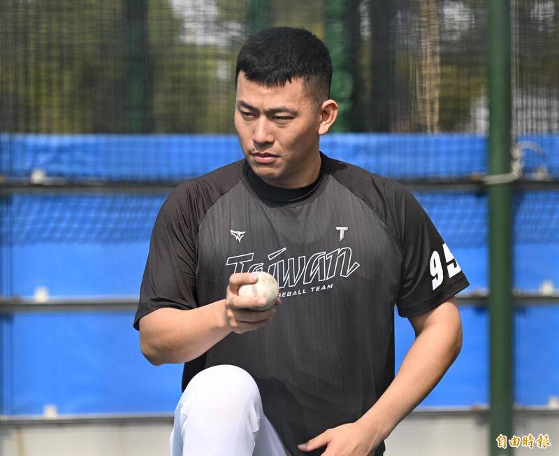 經典賽》捕手4選3難題 12強曾開轟寫歷史的戴培峰被割愛