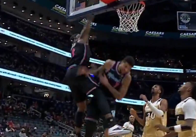 NBA》笑死！ 艾德巴約隔扣自家隊友 賽後發文「誰有照片？」