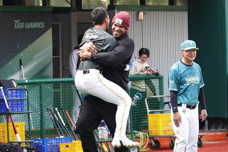 中職》魔鷹抵台報到 預計明天正式投入球隊春訓