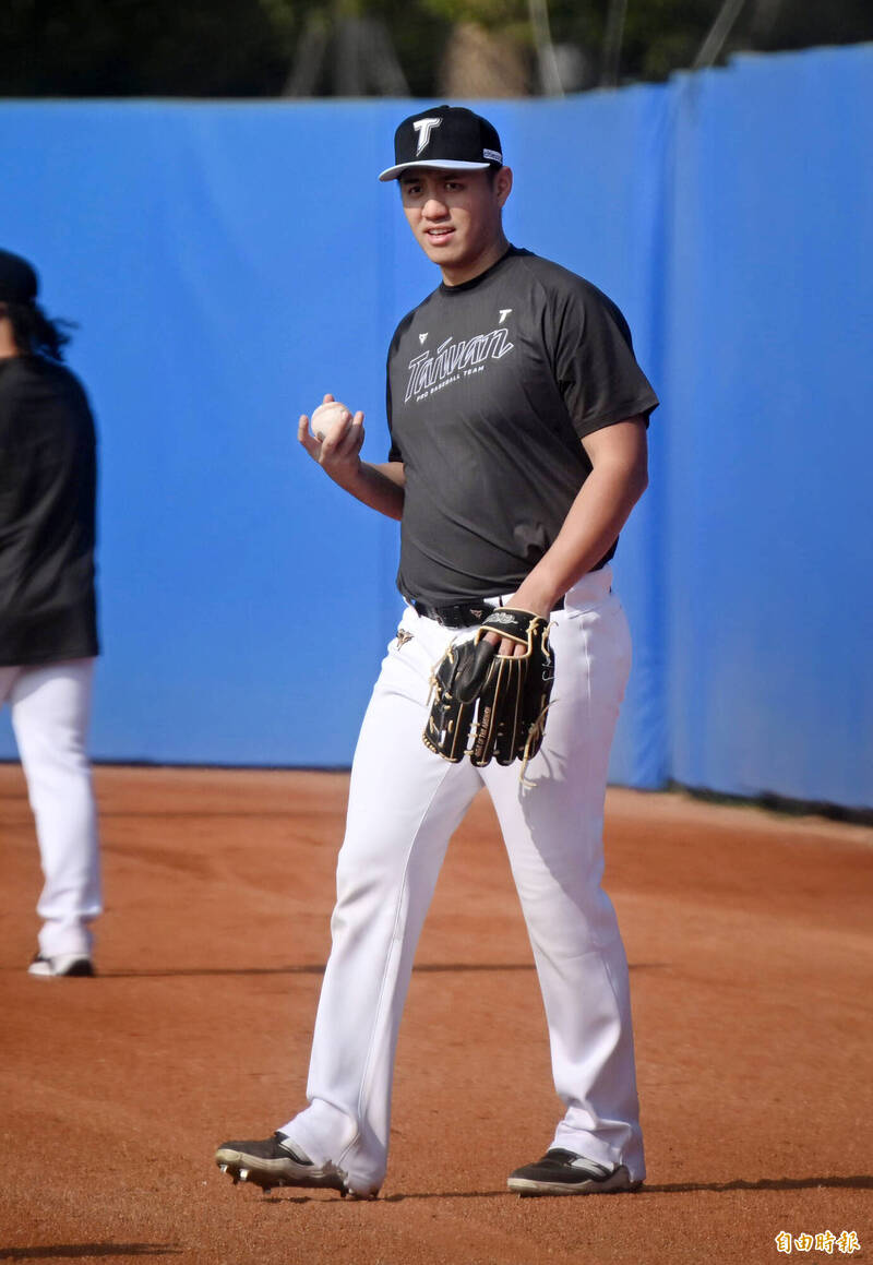 經典賽》台灣隊明天續戰台鋼雄鷹  推出「美美」鄭浩均先發