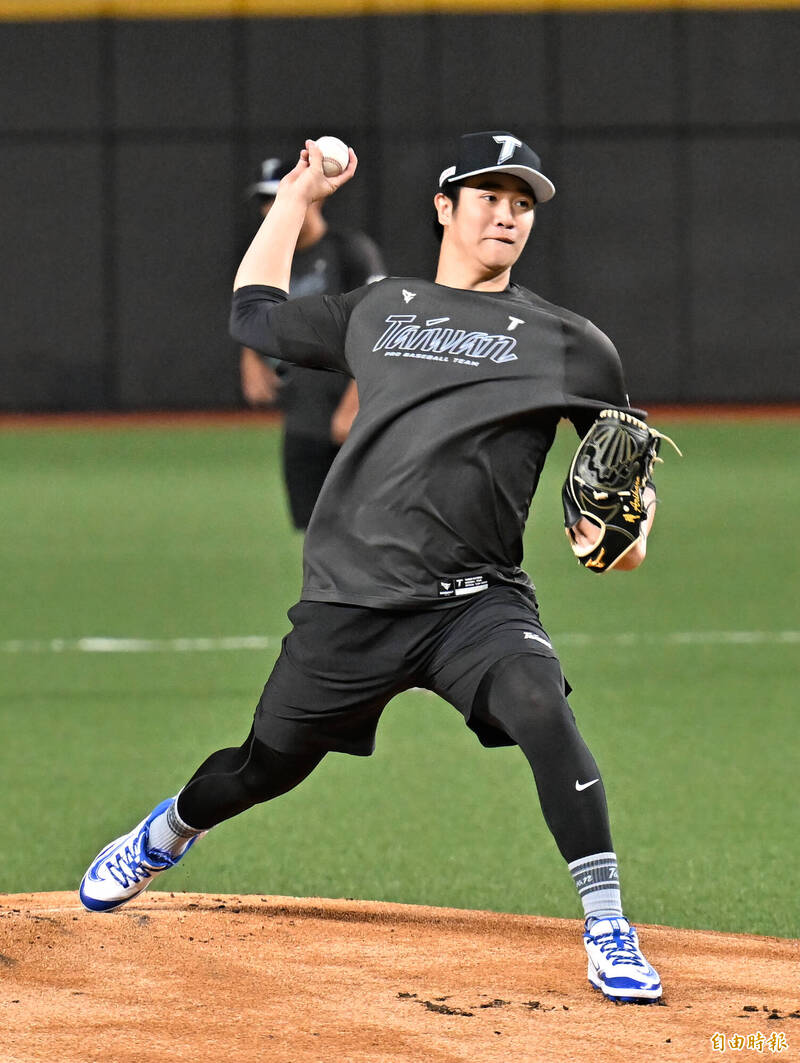 經典賽》新兵報到！最年輕張峻瑋先找最資深學長聊