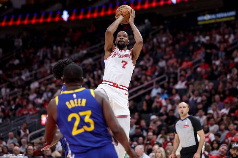 NBA》沒柯瑞的勇士打敗KD領軍的火箭 終止2連敗