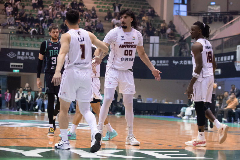 PLG》台鋼獵鷹新洋將超猛 率隊打爆洋基工程拿3月首勝