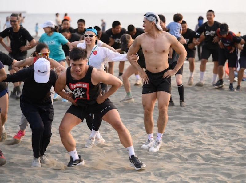 [WEB][即時]​登台10年首度插旗台南！  斯巴達障礙跑特訓漁光島登場