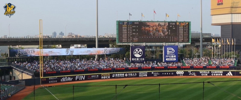 中職》外野廣告升級計畫 中信兄弟導入台灣首創外野LED看板