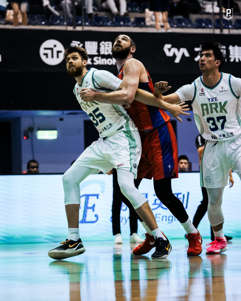 PLG》卡總爆氣場面一度混亂 東超亞軍領航猿險勝爐主洋基