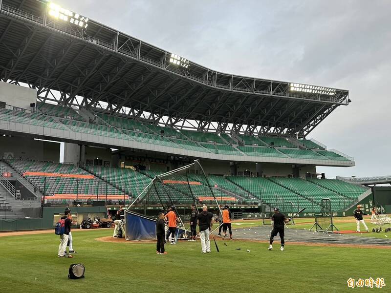 中職》史上戶外最多觀眾就在今天！統一獅力拚兄弟的神紀錄