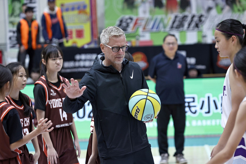 國小籃球》北投女籃封后、大智國小斷安坑連霸 台灣男籃主帥圖齊現身觀戰