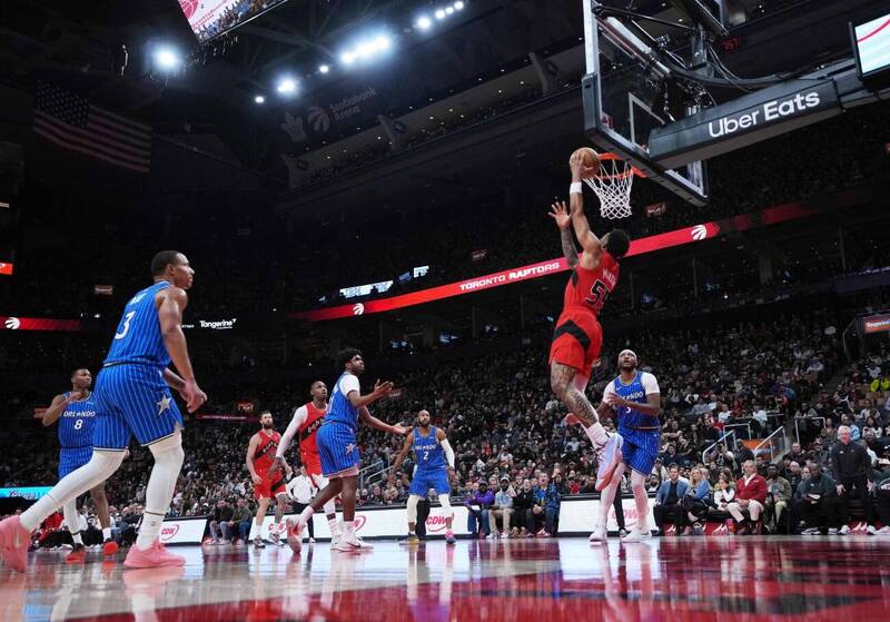 NBA》7分鐘狂掃31：0！ 暴龍寫下聯盟首見史詩級記錄