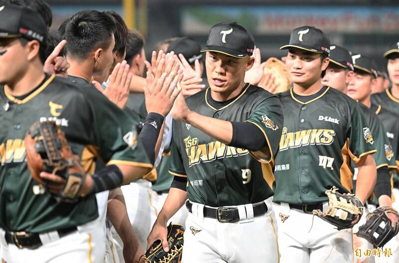 中職》樂天新洋投高壓投法難對付 洪總感謝王柏融挺身：今天的MVP