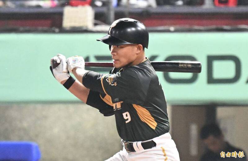 中職》早有預設對方換左投對付他 王柏融首戰建功談想法