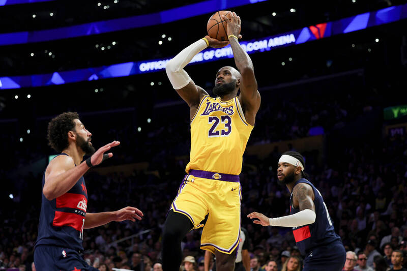 NBA》東契奇禁賽！41歲詹姆斯創兩項神紀錄 率湖人奪3連勝