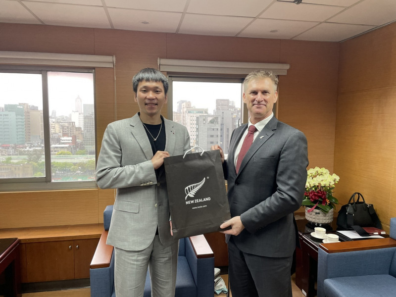 運動部》李洋會見紐西蘭駐台代表梁思齊 推動合作機制促進雙邊運動發展