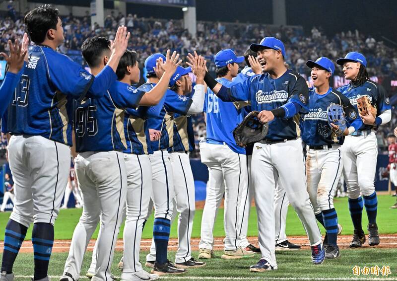 中職》大雨來亂！  新莊富邦VS.樂天延至6/27再戰