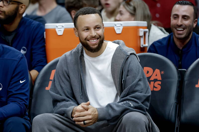 NBA》缺席超過2個月終於要復出 柯瑞談膝傷：以為最多10天就會好