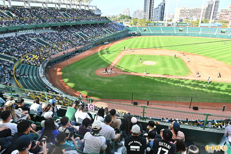 中職》明澄清湖內野完售！ 台鋼雄鷹破首戰票房紀錄