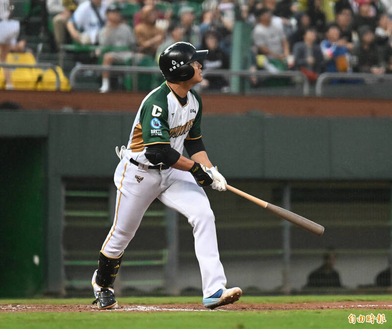 中職》回到澄清湖主場發威 王柏融本季首轟、生涯97轟出爐