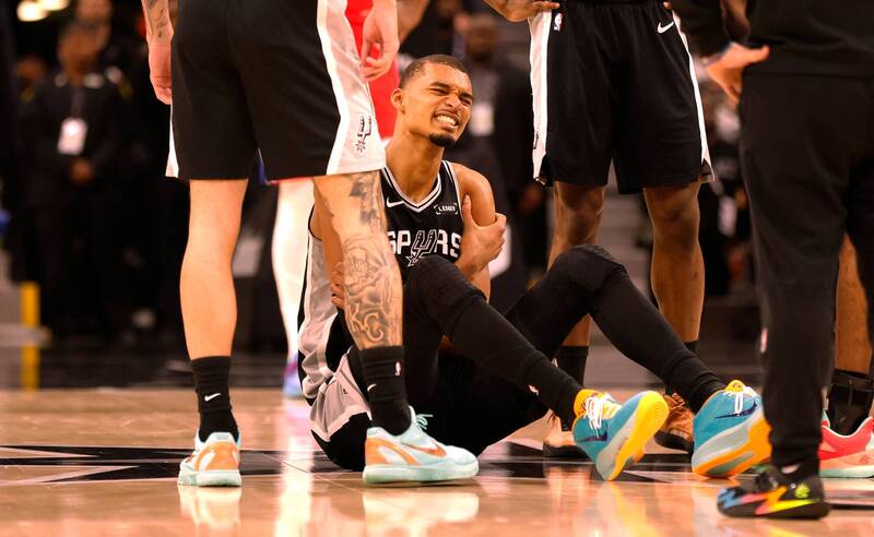 NBA》溫班亞瑪受傷！馬刺大勝七六人  9年來首度60勝