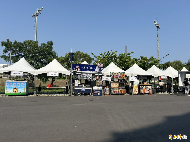 中職》龍獅3連戰亞太球場戶外驚見11家餐飲攤商  原因曝光！