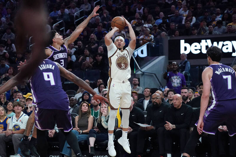 NBA》領先1分主動送小柯瑞罰球！國王遭質疑擺爛 聯盟公布調查結果