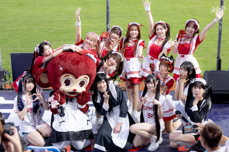 中職》女僕應援太犯規！金佳垠直呼害羞、廉世彬被讚超適合